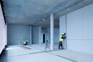 Bosch Professional Kreuzlinienlaser GLL 3-80 G auf Kurbelstativ mieten in Magdeburg